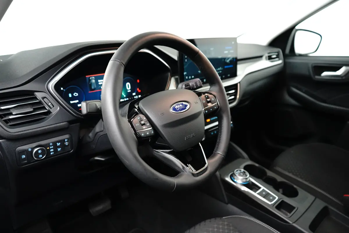 Titanium | Trekhaak | Camera | 2100KG Trekgewicht | Climate Control | | Achteruitrijcamera | Airco (automatisch) | Apple Carplay/Android Auto|telefoonintegratie premium