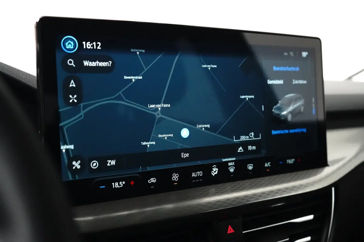 Titanium | Trekhaak | Camera | 2100KG Trekgewicht | Climate Control | | Achteruitrijcamera | Airco (automatisch) | Apple Carplay/Android Auto|telefoonintegratie premium