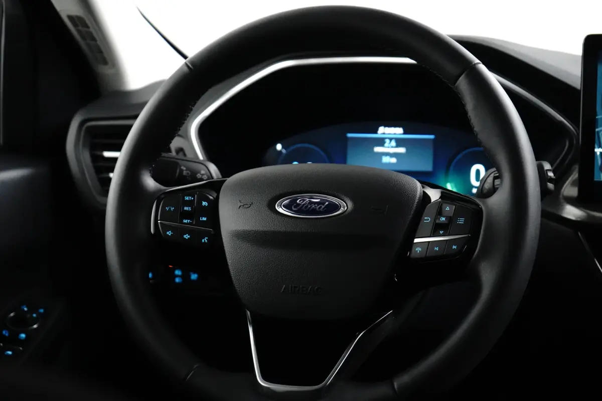 Titanium | Trekhaak | Camera | 2100KG Trekgewicht | Climate Control | | Achteruitrijcamera | Airco (automatisch) | Apple Carplay/Android Auto|telefoonintegratie premium