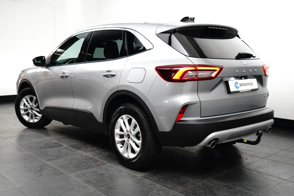 Titanium | Trekhaak | Camera | 2100KG Trekgewicht | Climate Control | | Achteruitrijcamera | Airco (automatisch) | Apple Carplay/Android Auto|telefoonintegratie premium