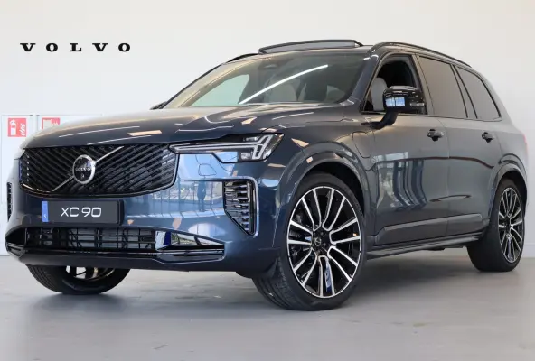 T8 406PK AWD Ultra Dark Executive B&W | 22" | Luchtvering | Massage/ventilatie | Gelam. glas