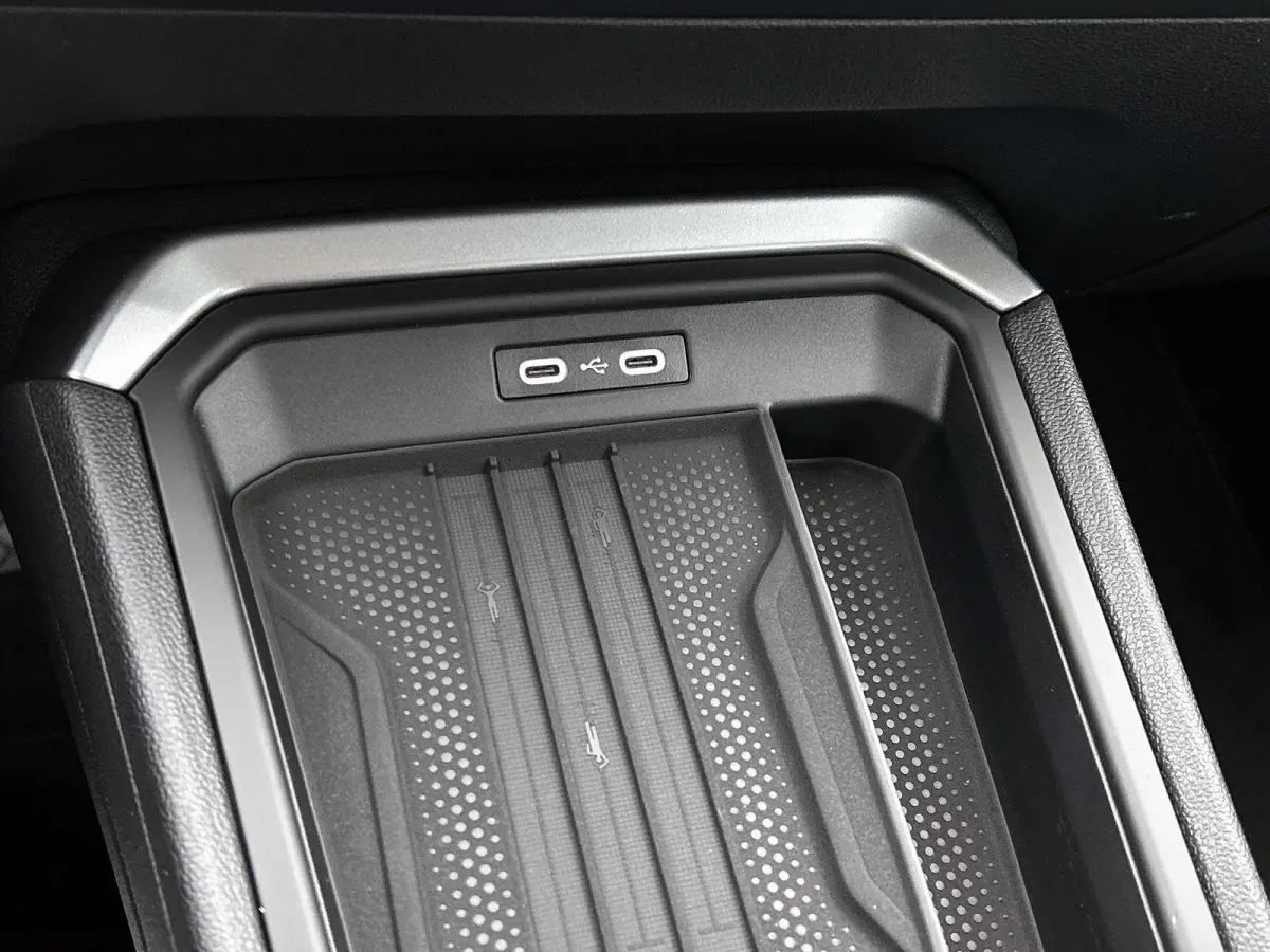 1.5 eTsi Limited Edition 116 PK | Automaat | Camera | Adaptive Cruise Control | Side Assist | Keyless Start | Parkeersensoren | LED | Apple Carplay | Android Auto | Digital Cockpit |