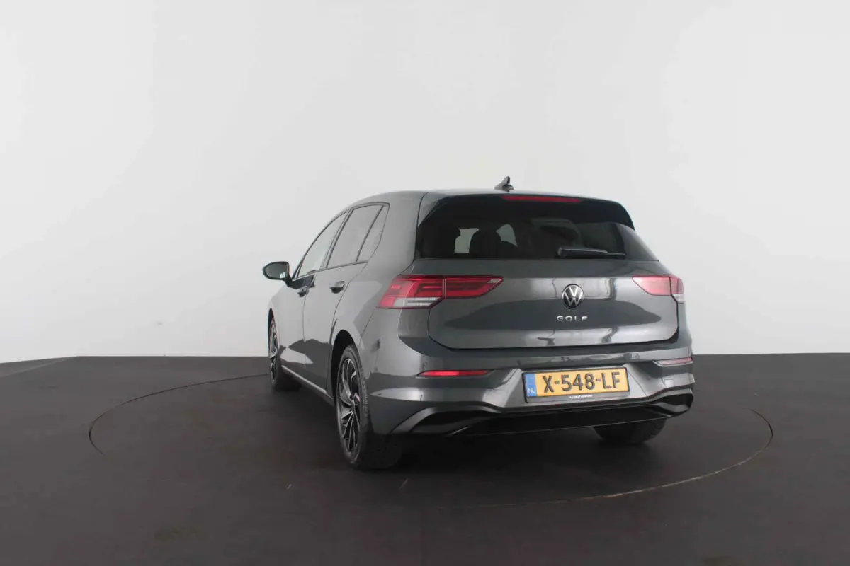 1.5 TSI Life Business > Dolphin Grey/Trekhaak/Camera/Winterpakket/Keyless/17inch...