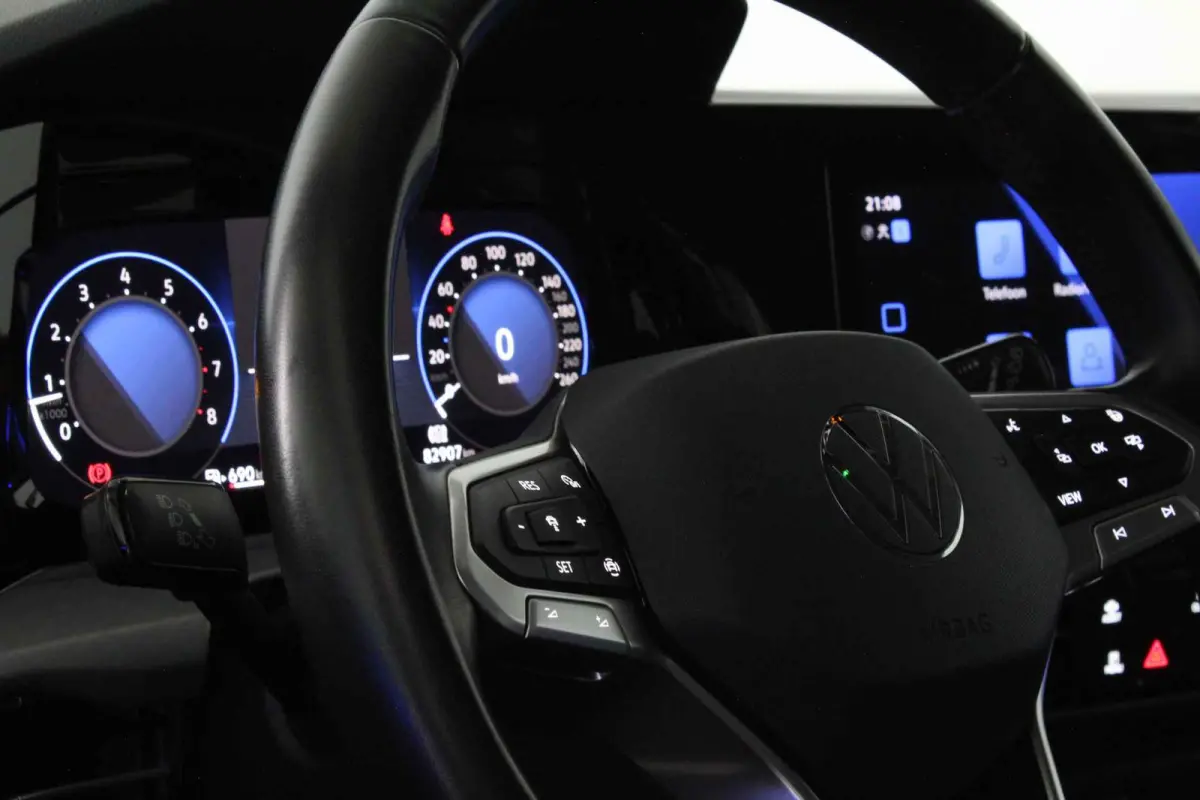1.5 TSI Life Business > Dolphin Grey/Trekhaak/Camera/Winterpakket/Keyless/17inch...