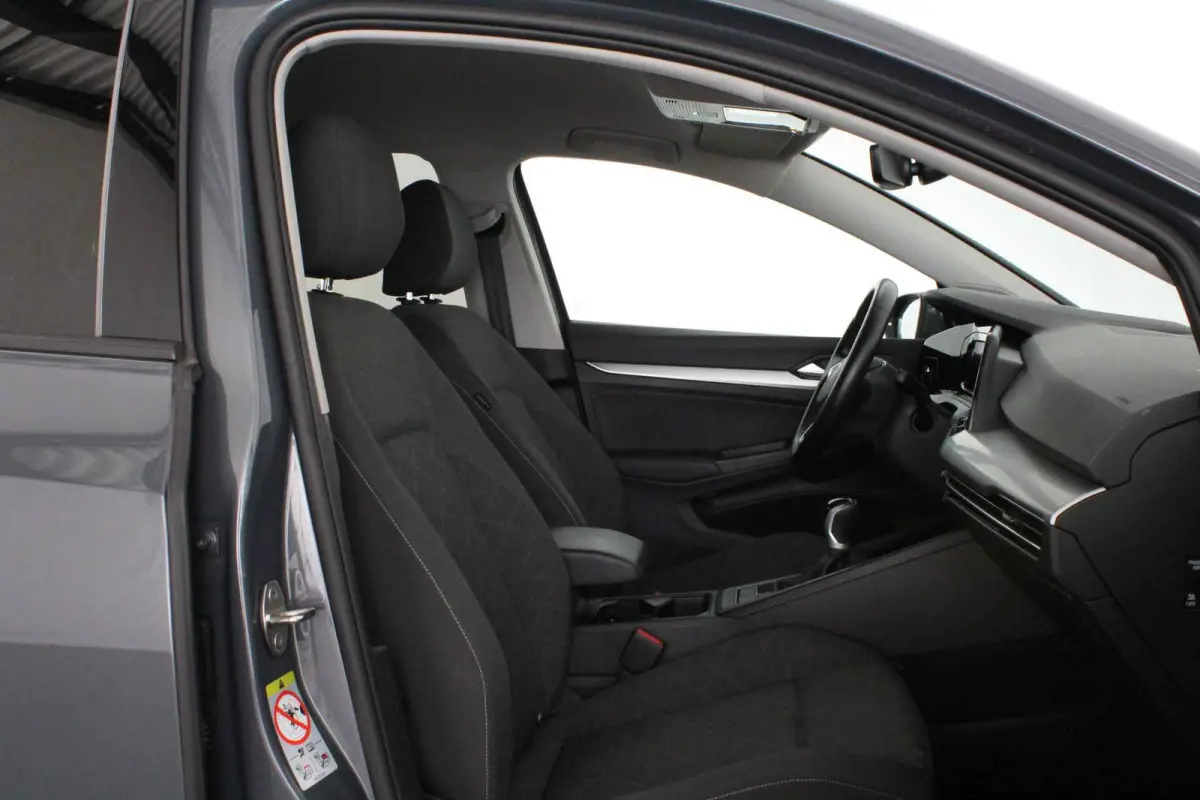1.5 TSI Life Business > Dolphin Grey/Trekhaak/Camera/Winterpakket/Keyless/17inch...