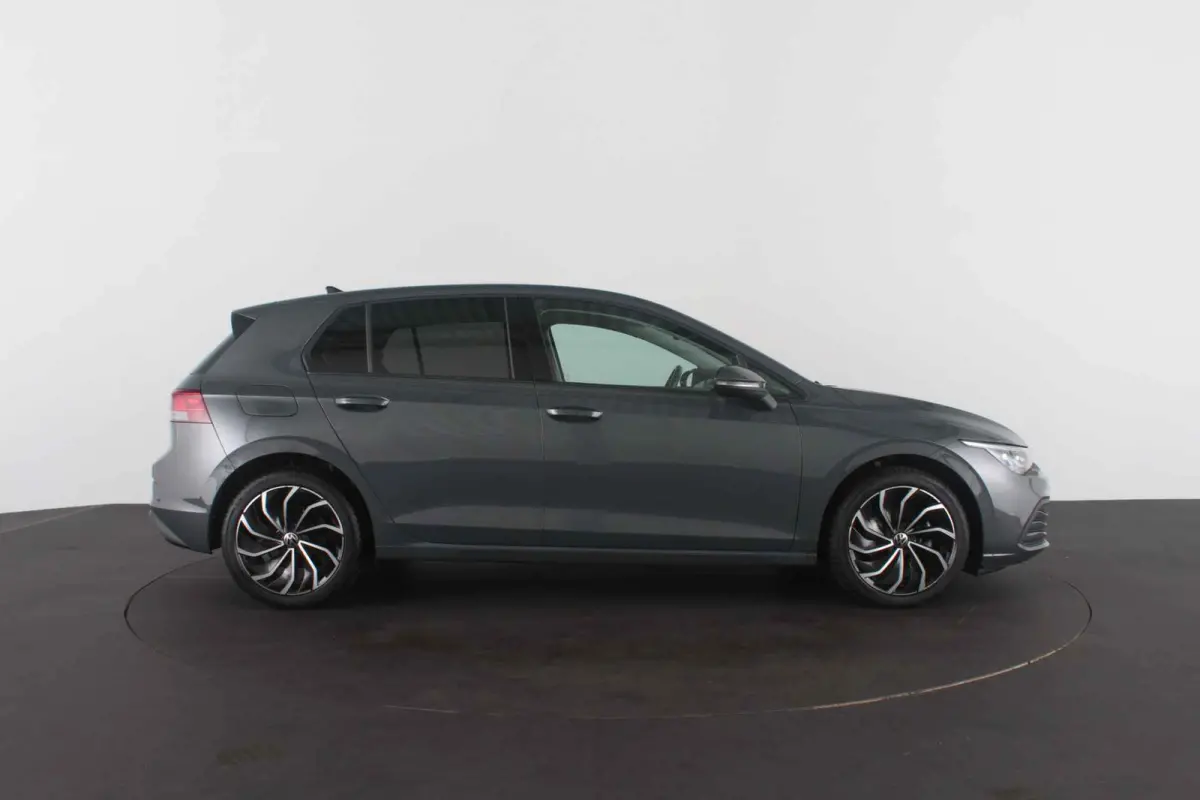 1.5 TSI Life Business > Dolphin Grey/Trekhaak/Camera/Winterpakket/Keyless/17inch...