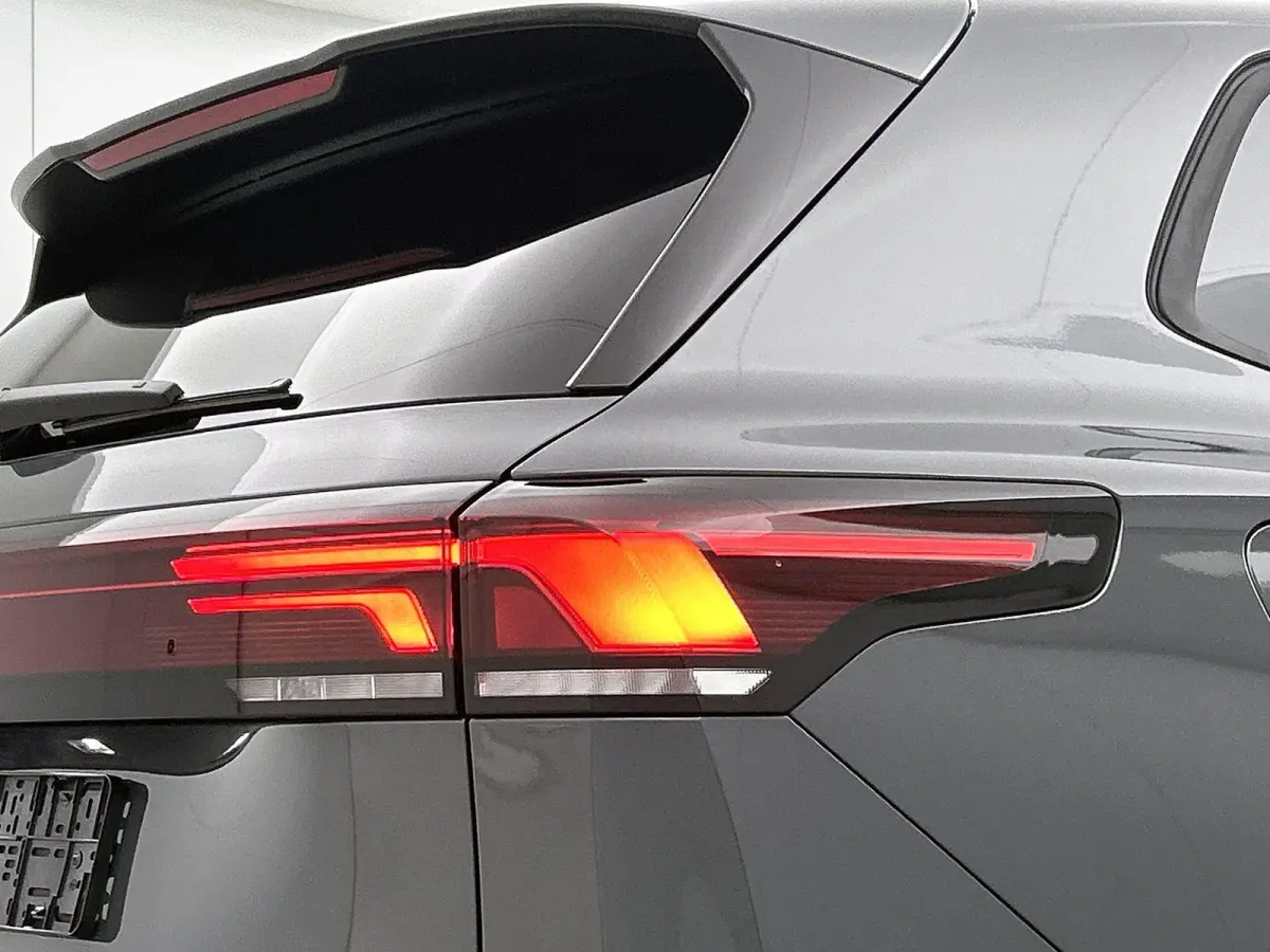 1.5 eHybrid Limited Edition 204 PK | Automaat | Navigatie | Trekhaak inklapbaar | 360 Camera | Apple CarPlay | Android Auto | Grootlichtassistent | Adaptive Cruise Control | Lane Assist | Si
