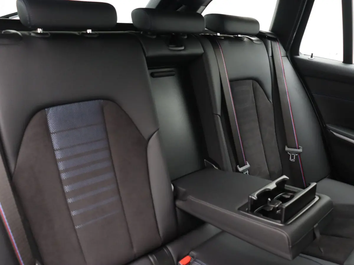320i Executive | Business Edition | M Sport Plus Pack | Active Cruise Control | Head Up Display | 19''