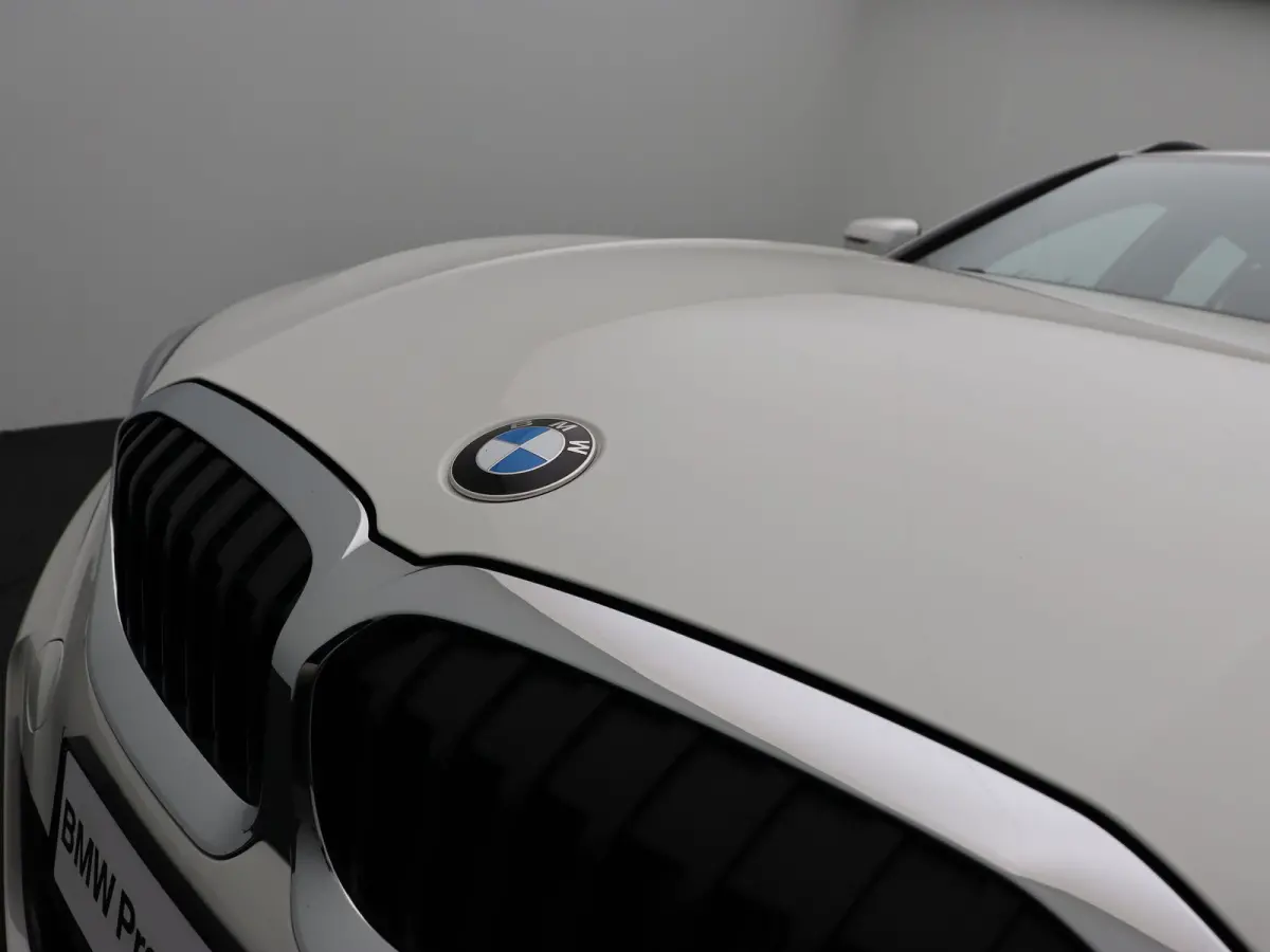 320i Executive | Business Edition | M Sport Plus Pack | Active Cruise Control | Head Up Display | 19''