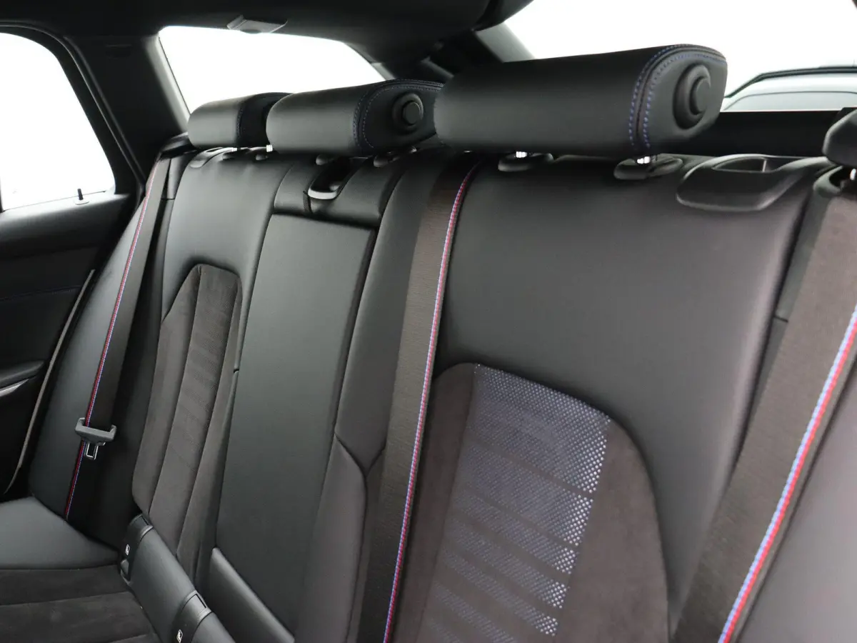 320i Executive | Business Edition | M Sport Plus Pack | Active Cruise Control | Head Up Display | 19''