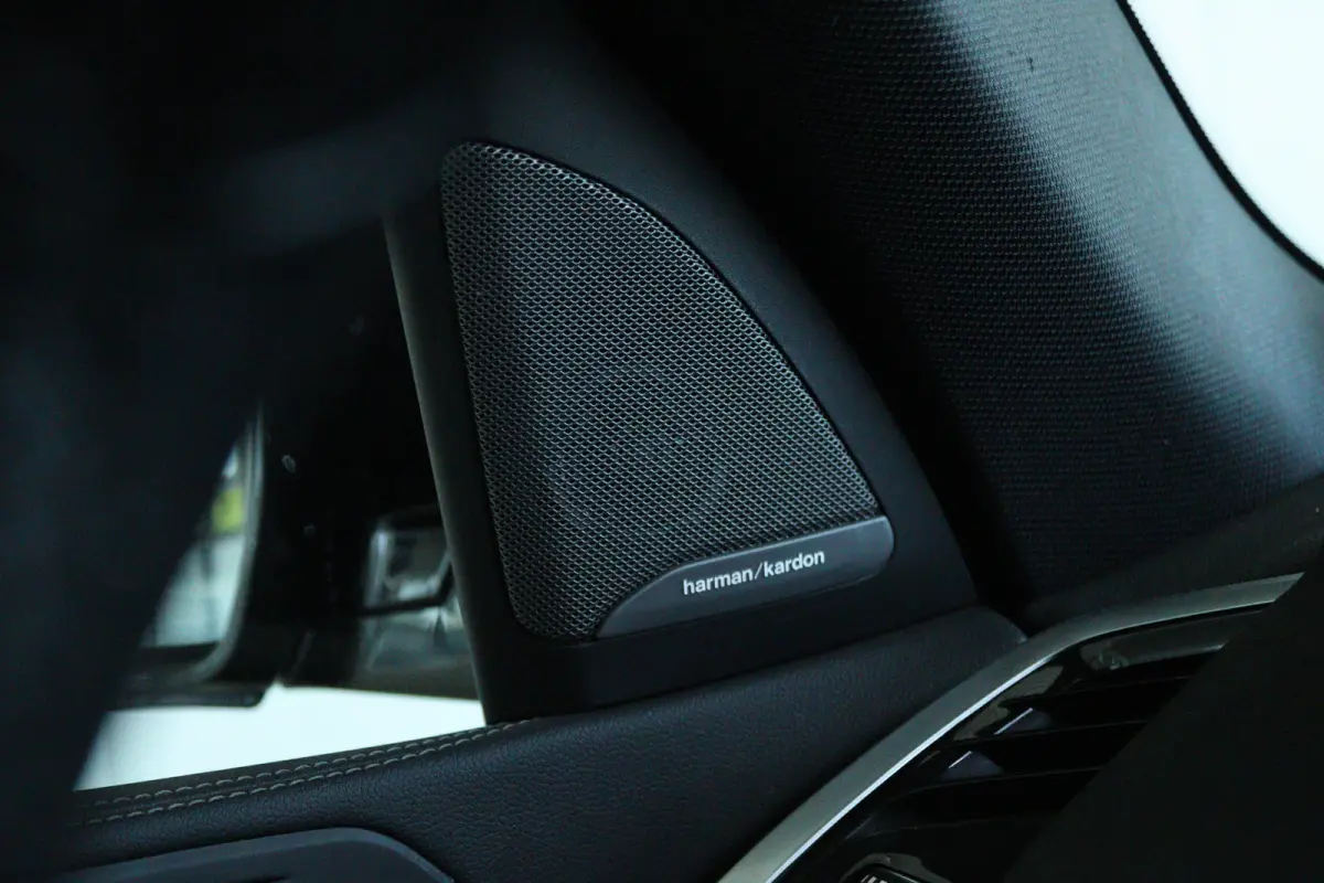 xDrive45e High Executive M-Sport | Soh 92% | Adapt. Cruise | Harman & Kardon | 4-Wielsturing | Laser |  Schuifdak | HUD | Stoelventilatie | 360 Camera | Trekhaak |  Luchtvering