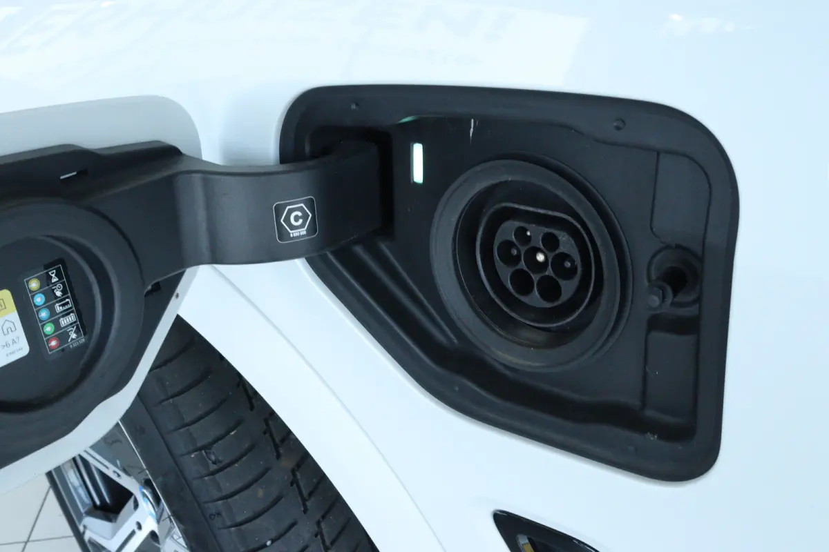 xDrive45e High Executive M-Sport | Soh 92% | Adapt. Cruise | Harman & Kardon | 4-Wielsturing | Laser |  Schuifdak | HUD | Stoelventilatie | 360 Camera | Trekhaak |  Luchtvering