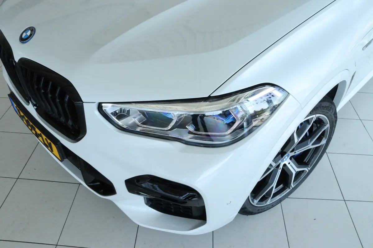 xDrive45e High Executive M-Sport | Soh 92% | Adapt. Cruise | Harman & Kardon | 4-Wielsturing | Laser |  Schuifdak | HUD | Stoelventilatie | 360 Camera | Trekhaak |  Luchtvering