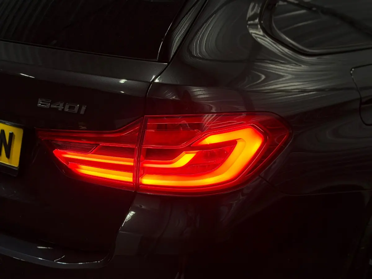 540i xDrive High Executive M-Pakket LED/PANO/NAVI/ACC/LEDER/ADAPTIVE/TREKHAAK/STOELVERW+KOELER/STUURVERW/MEMOR