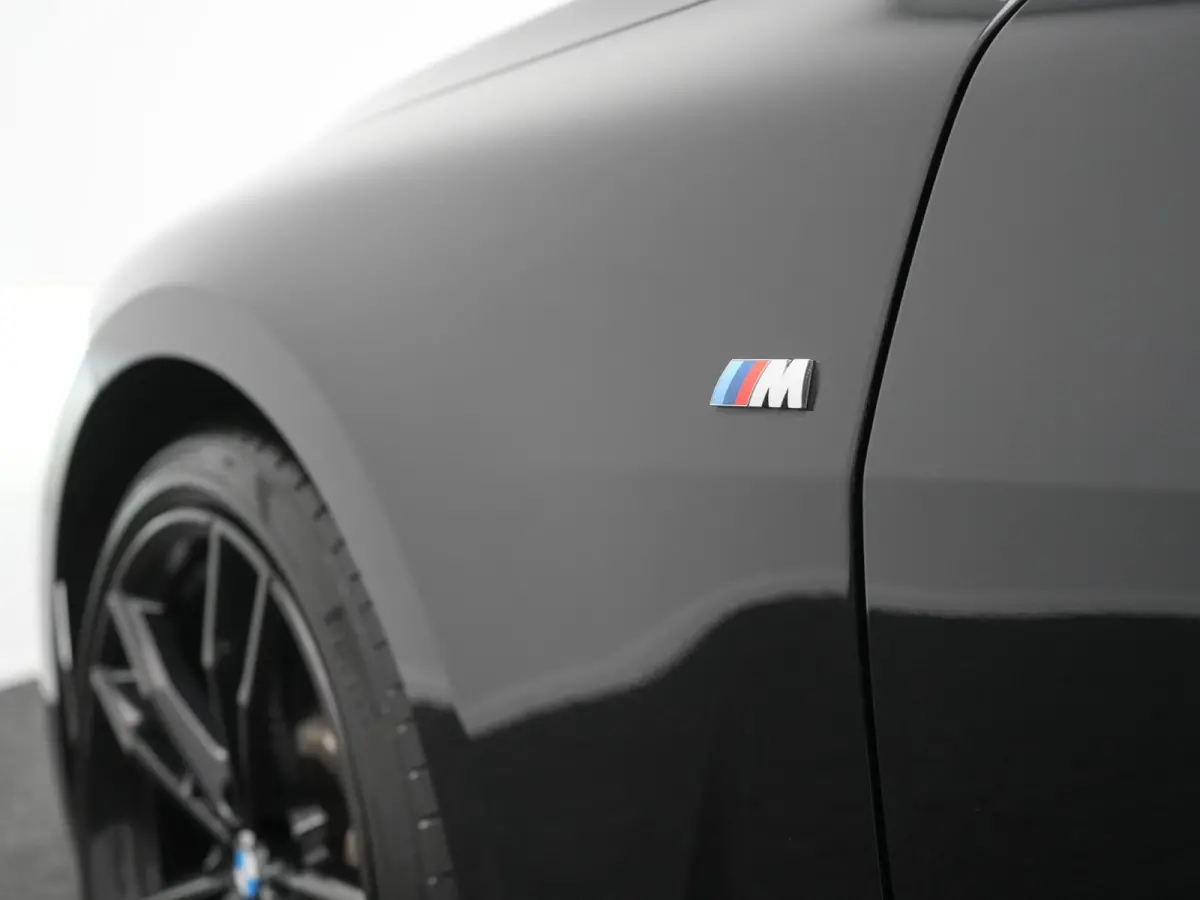 430i M Sport 245pk Dealer O.H. | Adaptief Onderstel | Nekverwarming | Camera | Lederen Sportstoelen Memory & Verwarmd | Hifi Audio | Sfeerverlichting | Stuur Verwarmd | 19"L.M | Blis | Apple