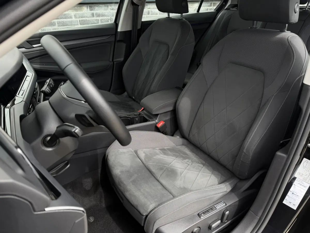 1.4 eHybrid Style | SOH 100% | Carplay | Camera | Memory | Navi | Sfeerverlichting | LED | IQ-Light