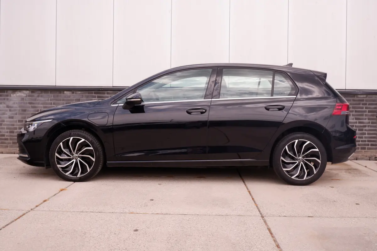 1.4 eHybrid Style | SOH 100% | Carplay | Camera | Memory | Navi | Sfeerverlichting | LED | IQ-Light