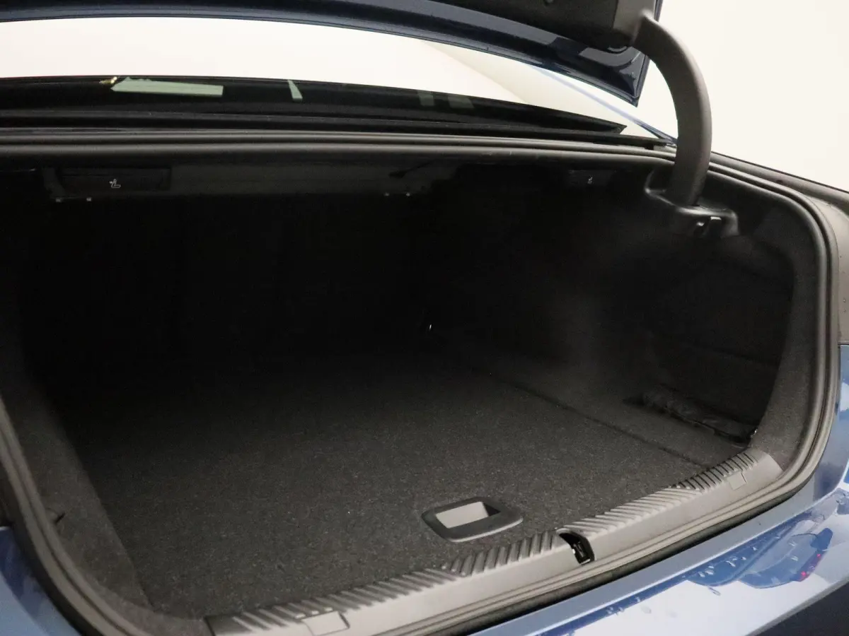 eDrive40 M Sportpakket Pro | SoH 100% | M Sport Edition | Trekhaak | Panoramdak | Stoelventilatie | Driving Assistant Plus | Bowers & Wilkins | 20''