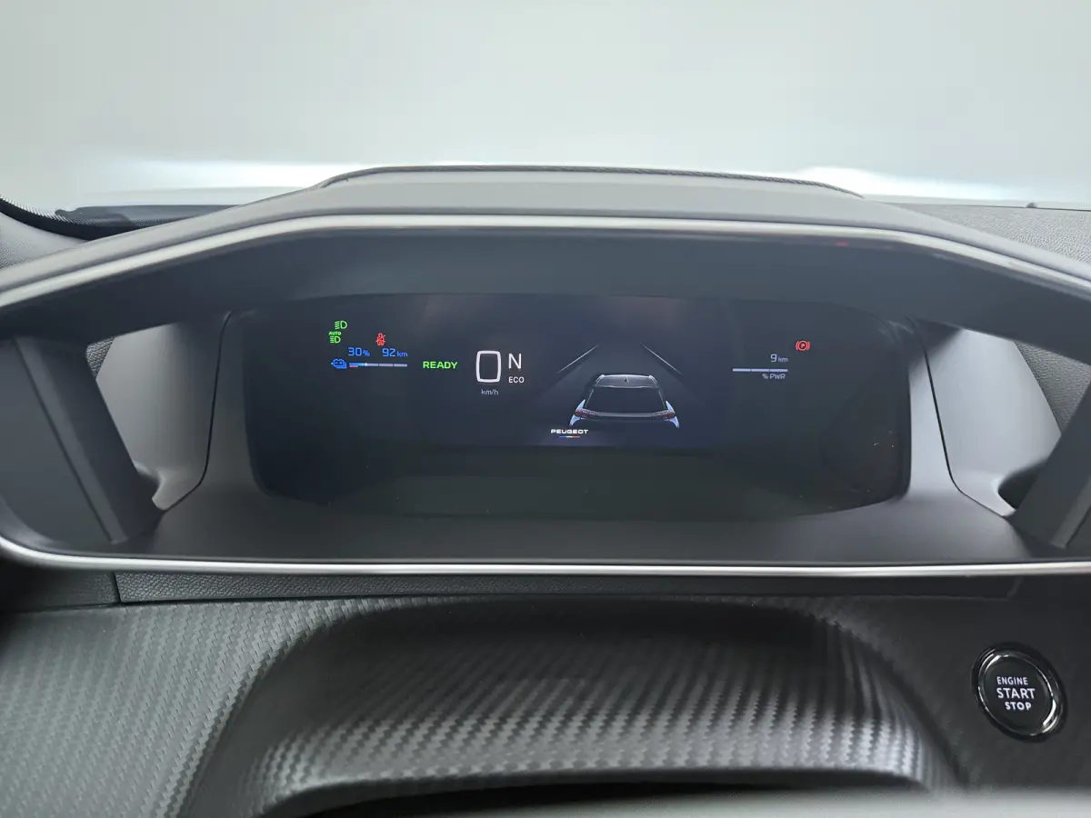 GT | Active Safety Brake met camera en radar (automatisch noodremsysteem) met Distance Alert (waarschuwing dreigende aanrijding) | Advanced Active Safety Brake met camera en radar | Climate 
