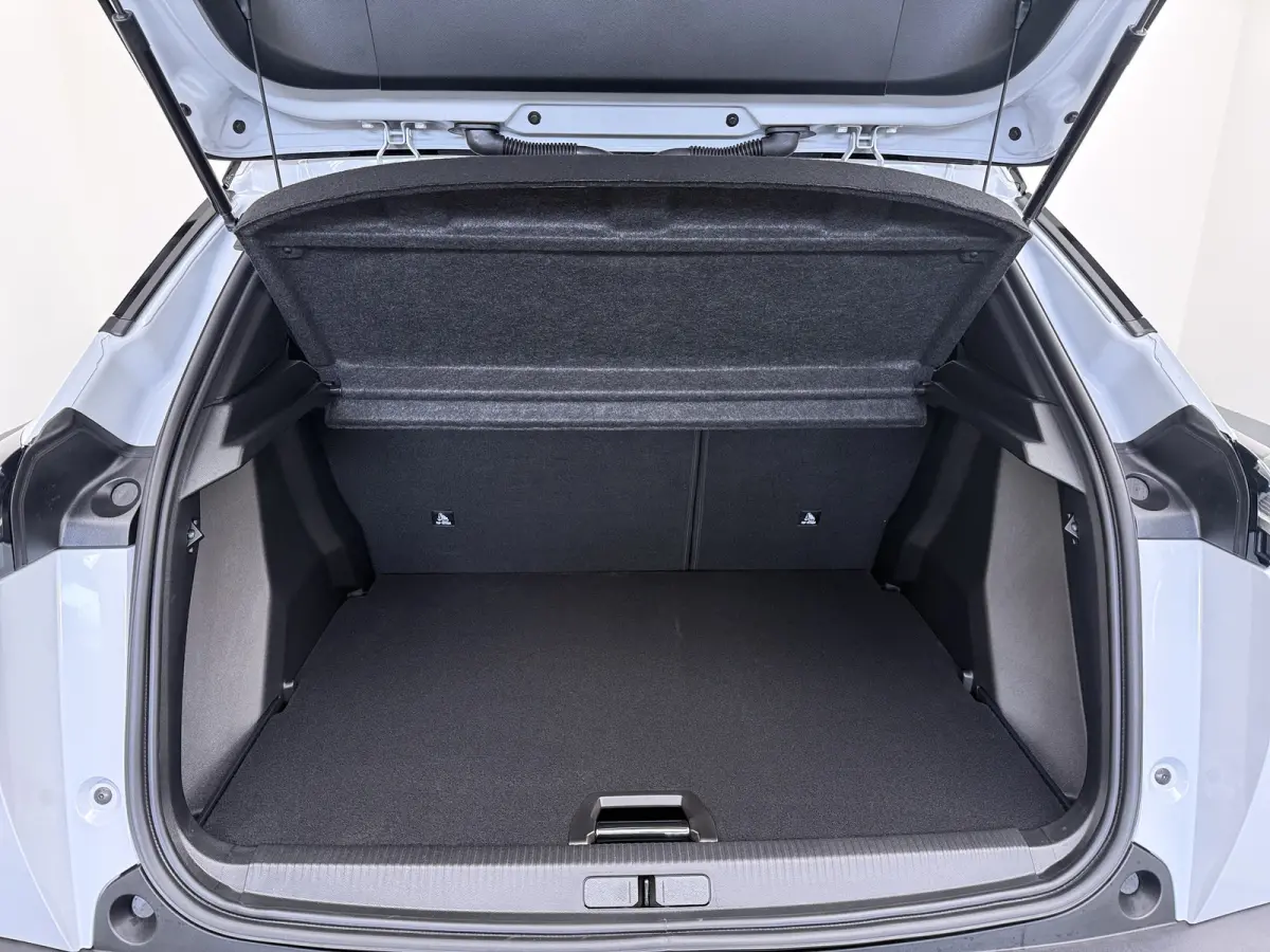 GT | Active Safety Brake met camera en radar (automatisch noodremsysteem) met Distance Alert (waarschuwing dreigende aanrijding) | Advanced Active Safety Brake met camera en radar | Climate 