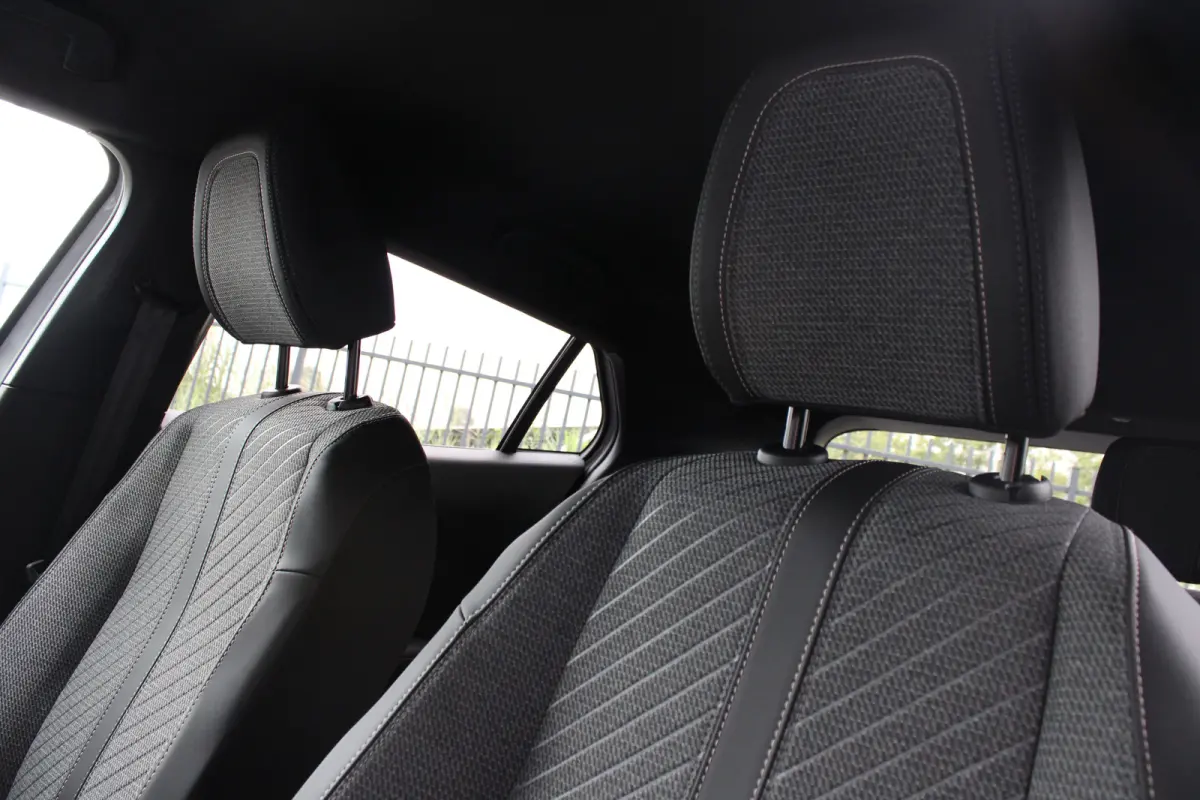 Allure | Active Safety Brake met camera en radar (automatisch noodremsysteem) met Distance Alert (waarschuwing dreigende aanrijding) | Advanced Active Safety Brake met camera en radar | Clim