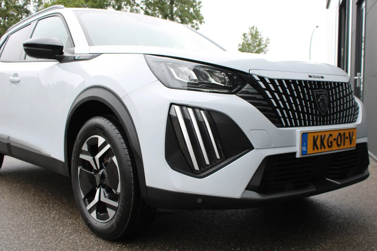 Allure | Active Safety Brake met camera en radar (automatisch noodremsysteem) met Distance Alert (waarschuwing dreigende aanrijding) | Advanced Active Safety Brake met camera en radar | Clim
