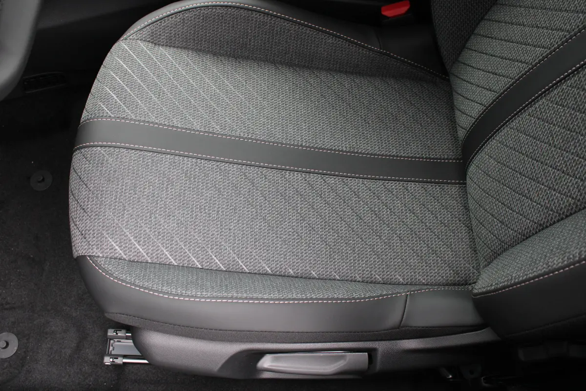 Allure | Active Safety Brake met camera en radar (automatisch noodremsysteem) met Distance Alert (waarschuwing dreigende aanrijding) | Advanced Active Safety Brake met camera en radar | Clim
