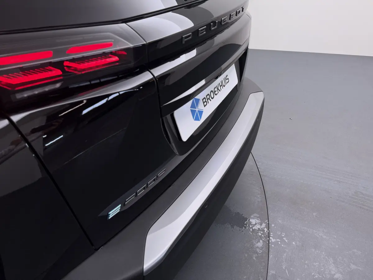 Allure | Active Safety Brake met camera en radar (automatisch noodremsysteem) met Distance Alert (waarschuwing dreigende aanrijding) | Advanced Active Safety Brake met camera en radar | Clim