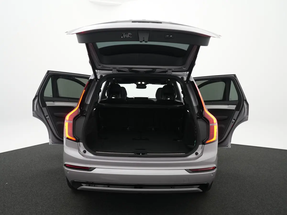 T8 Recharge AWD Ultra Dark Executive Edition | Luchtvering | Bowers & Wilkins | Head-Up | 360° Camera | 22" | Massage | Stoelventilatie