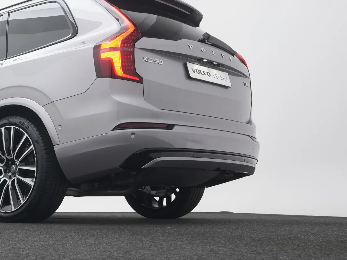 T8 Recharge AWD Ultra Dark Executive Edition | Luchtvering | Bowers & Wilkins | Head-Up | 360° Camera | 22" | Massage | Stoelventilatie