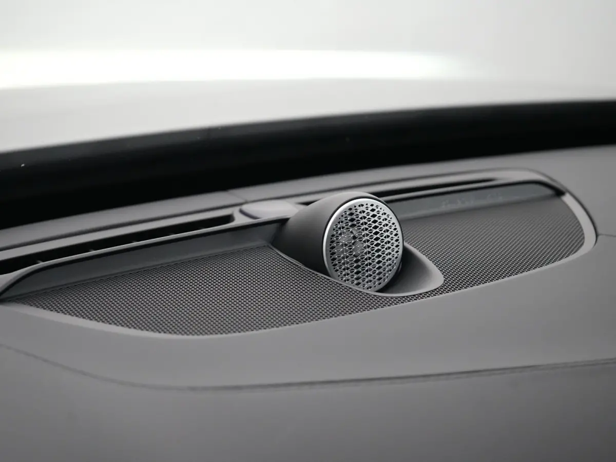 T8 Recharge AWD Ultra Dark Executive Edition | Luchtvering | Bowers & Wilkins | Head-Up | 360° Camera | 22" | Massage | Stoelventilatie