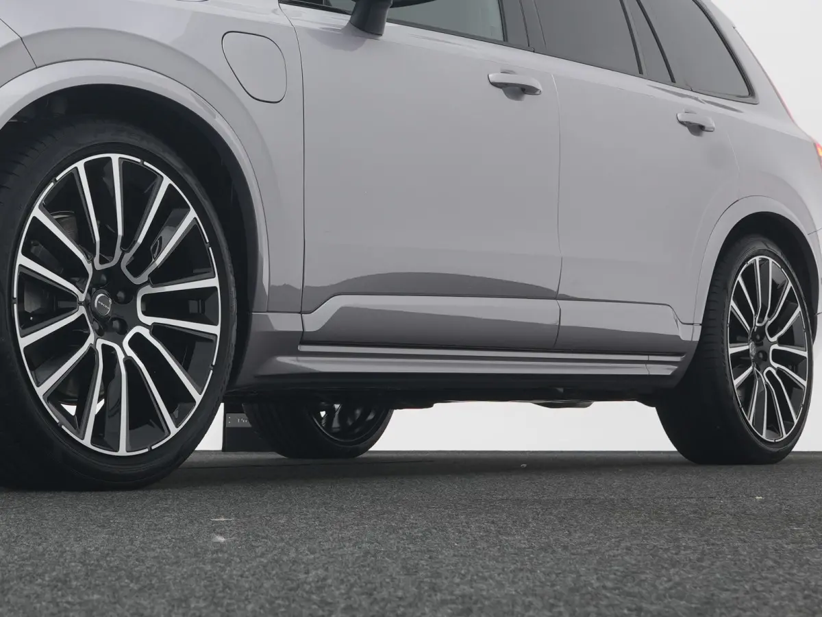 T8 Recharge AWD Ultra Dark Executive Edition | Luchtvering | Bowers & Wilkins | Head-Up | 360° Camera | 22" | Massage | Stoelventilatie