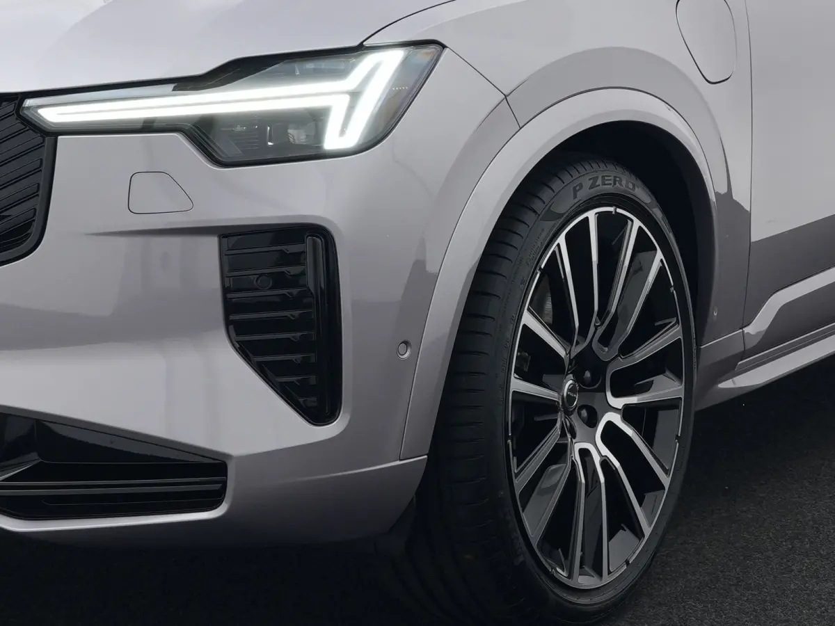 T8 Recharge AWD Ultra Dark Executive Edition | Luchtvering | Bowers & Wilkins | Head-Up | 360° Camera | 22" | Massage | Stoelventilatie