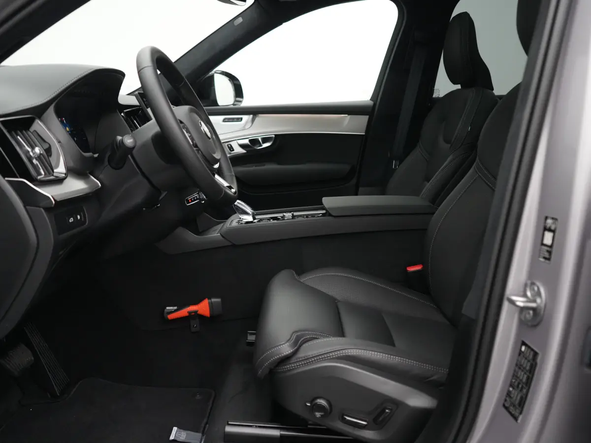 T8 Recharge AWD Ultra Dark Executive Edition | Luchtvering | Bowers & Wilkins | Head-Up | 360° Camera | 22" | Massage | Stoelventilatie