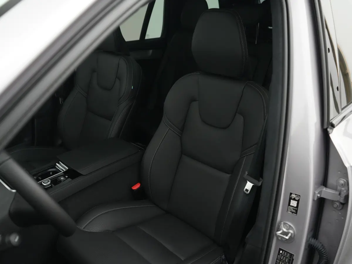 T8 Recharge AWD Ultra Dark Executive Edition | Luchtvering | Bowers & Wilkins | Head-Up | 360° Camera | 22" | Massage | Stoelventilatie