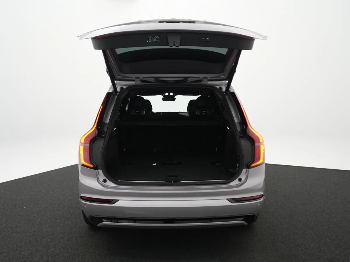 T8 Recharge AWD Ultra Dark Executive Edition | Luchtvering | Bowers & Wilkins | Head-Up | 360° Camera | 22" | Massage | Stoelventilatie