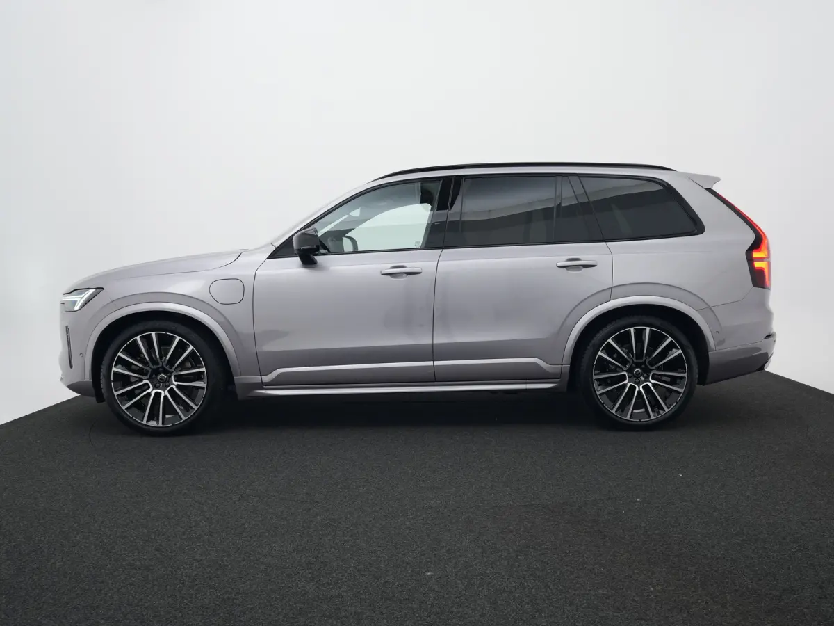 T8 Recharge AWD Ultra Dark Executive Edition | Luchtvering | Bowers & Wilkins | Head-Up | 360° Camera | 22" | Massage | Stoelventilatie