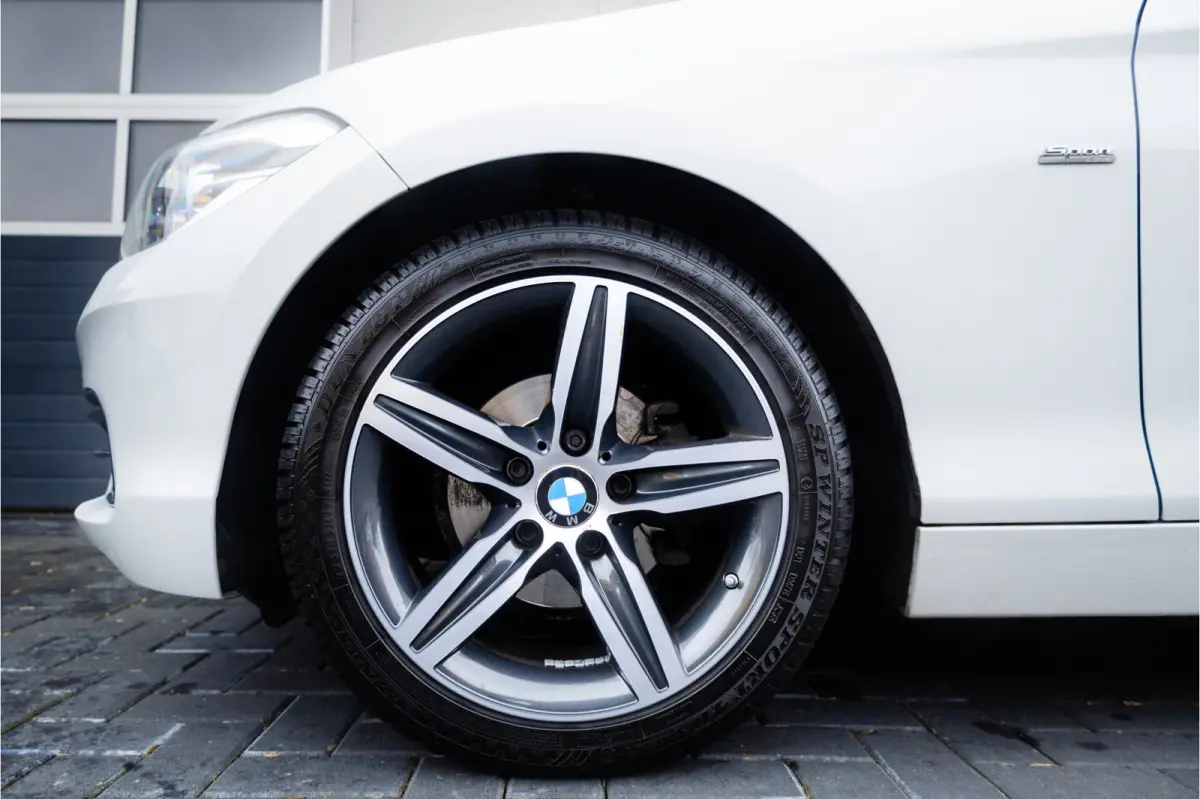 118i 136 pk Centennial Executive Sport-Line Sport-Line/ Org. NL/ 1e-Eig/ Adapt-LED/ Navi/ Clima/ Cruise/ PDC/ 17''LMV