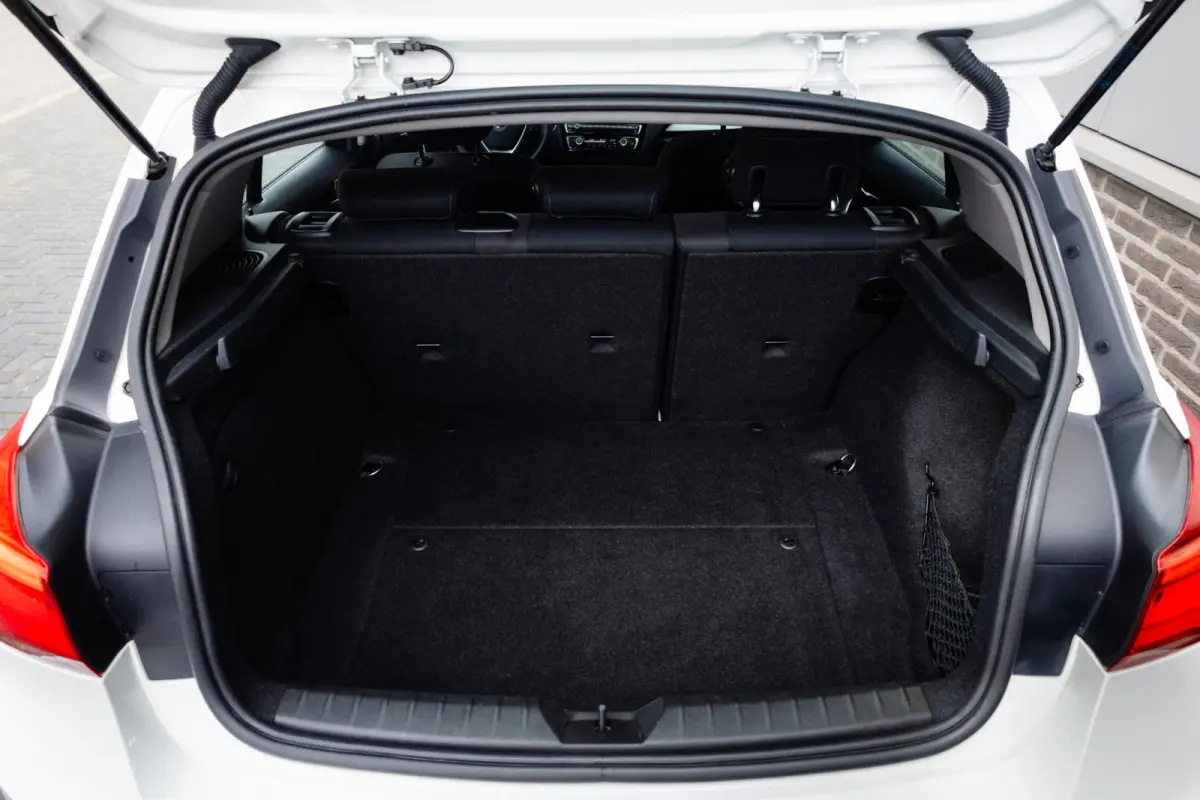 118i 136 pk Centennial Executive Sport-Line Sport-Line/ Org. NL/ 1e-Eig/ Adapt-LED/ Navi/ Clima/ Cruise/ PDC/ 17''LMV
