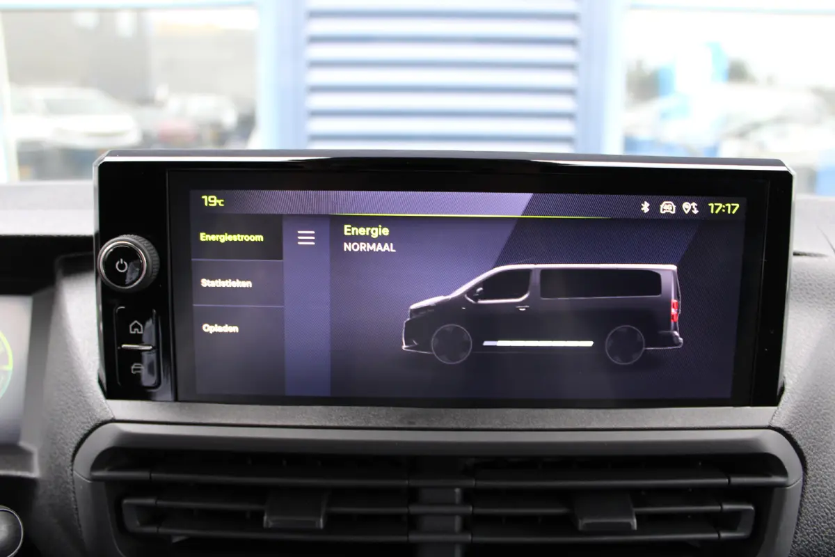 L3 75 kWh | 8 JAAR GARANTIE | CAMERA | NAVI | BETIMMERING | DRAADLOOS CARPLAY | COMFORT WAND |