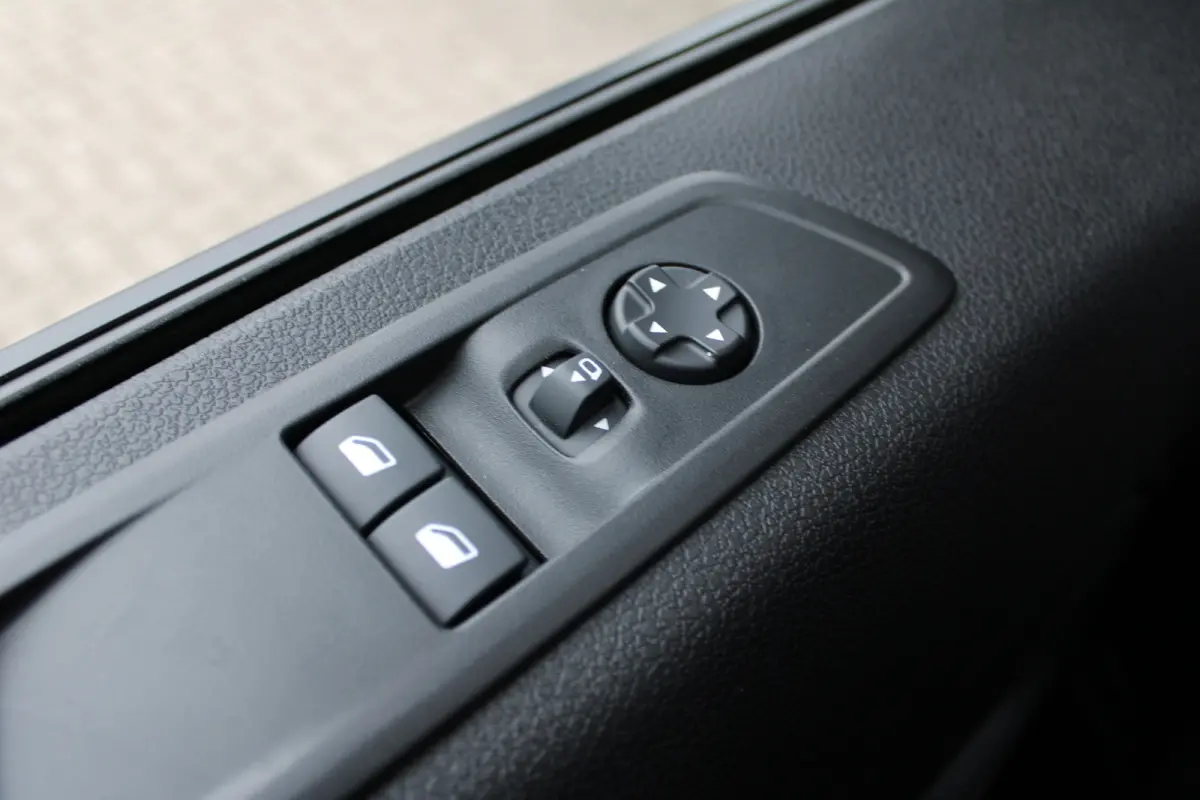 L3 75 kWh | 8 JAAR GARANTIE | CAMERA | NAVI | BETIMMERING | DRAADLOOS CARPLAY | COMFORT WAND |