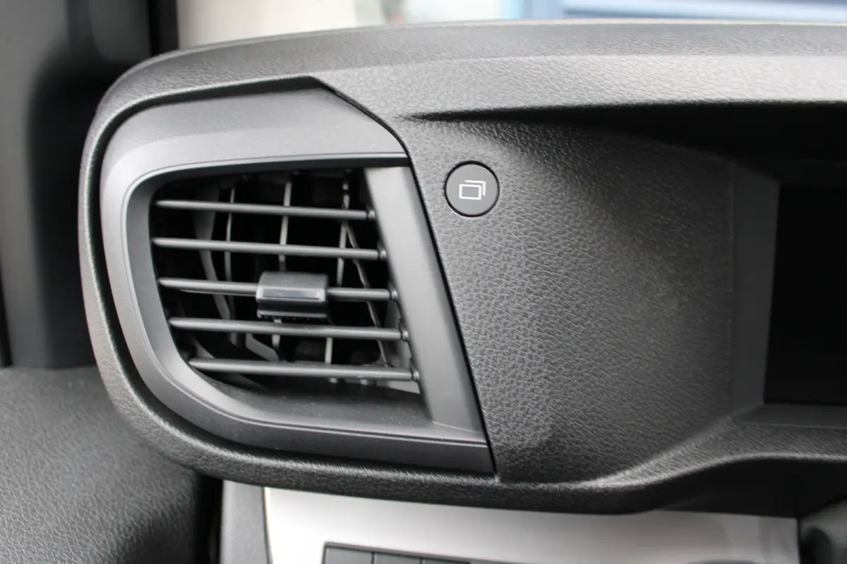L3 75 kWh | 8 JAAR GARANTIE | CAMERA | NAVI | BETIMMERING | DRAADLOOS CARPLAY | COMFORT WAND |