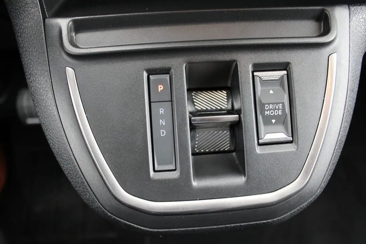 L3 75 kWh | 8 JAAR GARANTIE | CAMERA | NAVI | BETIMMERING | DRAADLOOS CARPLAY | COMFORT WAND |