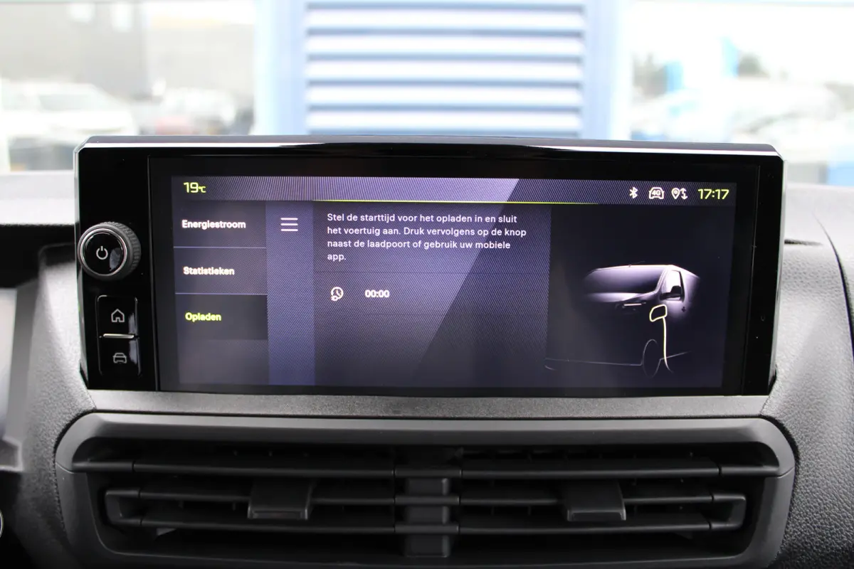 L3 75 kWh | 8 JAAR GARANTIE | CAMERA | NAVI | BETIMMERING | DRAADLOOS CARPLAY | COMFORT WAND |