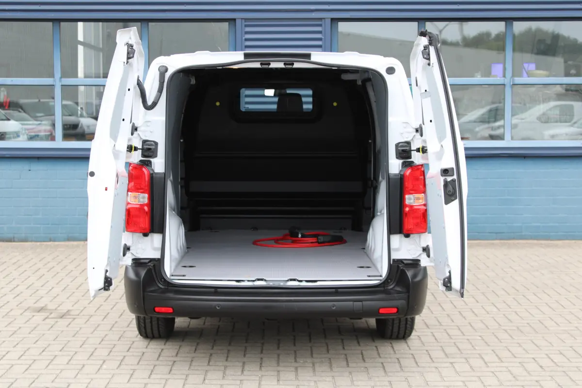 L3 75 kWh | 8 JAAR GARANTIE | CAMERA | NAVI | BETIMMERING | DRAADLOOS CARPLAY | COMFORT WAND |