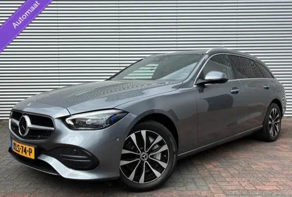 300 e Leer Led Carplay Camera 2023 Nieuw Model Vol Opties Sfeerverlichting Trekhaak Pdc Eerste Eigenaar Perfecte Staat