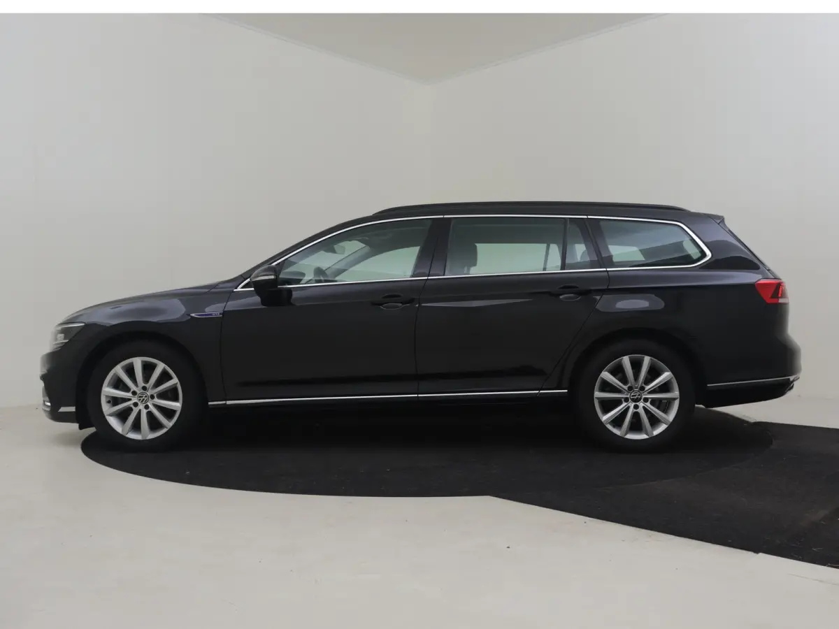 1.4 TSI PHEV GTE Business 218Pk DSG/AUTO | Elektr.Trekhaak | Camera | Cruise control adaptief | Apple carplay Android auto | Navigatie | DAB | LED | Stoelverwarming | 17"LMV
