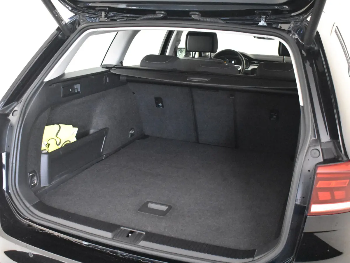 1.4 TSI PHEV GTE Business 218Pk DSG/AUTO | Elektr.Trekhaak | Camera | Cruise control adaptief | Apple carplay Android auto | Navigatie | DAB | LED | Stoelverwarming | 17"LMV