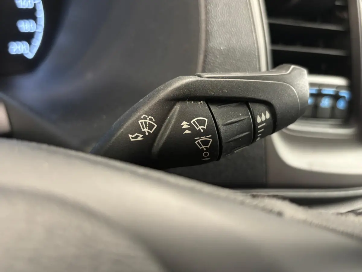 310 2.0 TDCI L2H2 Trend 130PK Airco Cruise Control Stoelverwarming Verwarmbare voorruit Parkeersensoren Elektrische verstelbare voorstoel