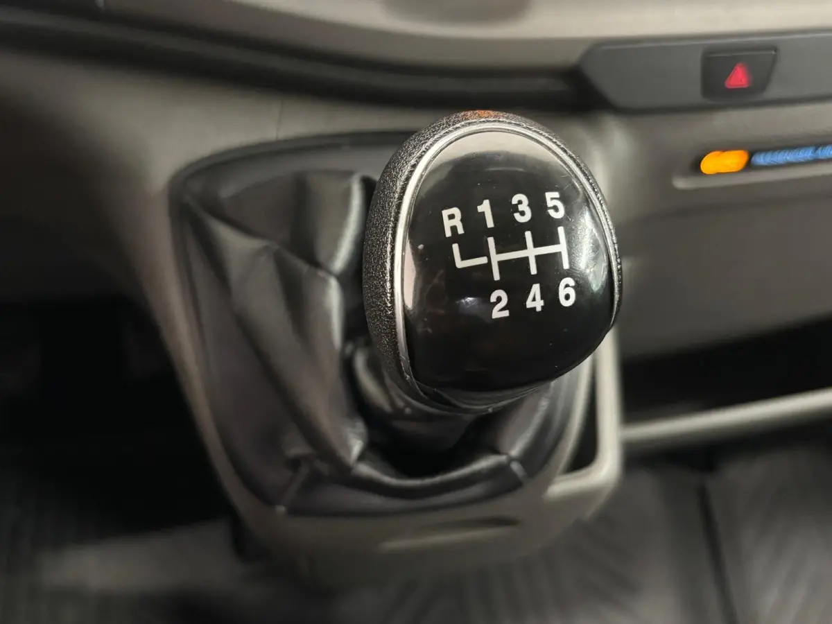 310 2.0 TDCI L2H2 Trend 130PK Airco Cruise Control Stoelverwarming Verwarmbare voorruit Parkeersensoren Elektrische verstelbare voorstoel